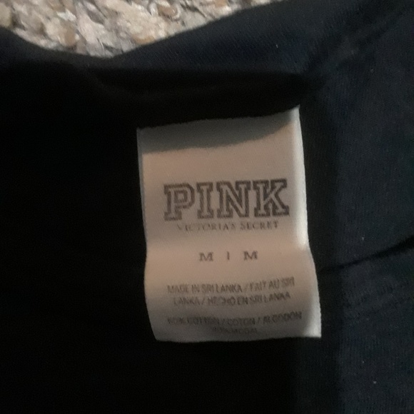 Pink vs medium black shirt - Picture 3 of 4